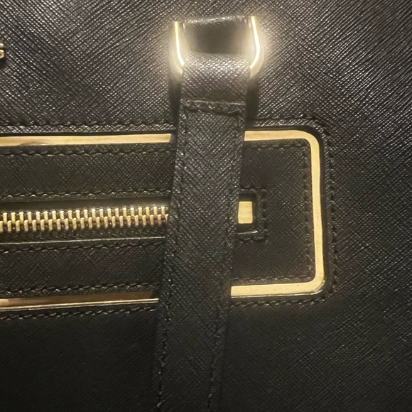 Michael Kors Frame Out Item Large Tote Bag - Picture 10 of 16